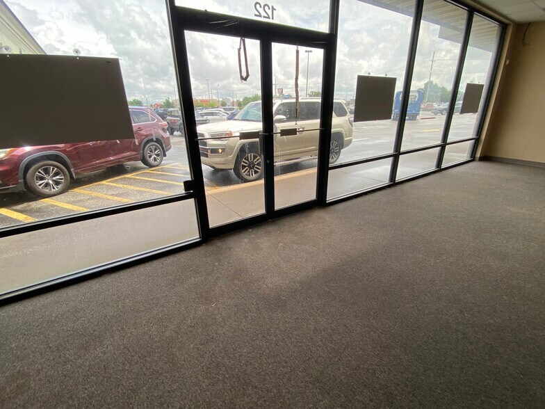 More Photos Of 122 W George E Phelps Blvd, Carthage General Retail For Lease