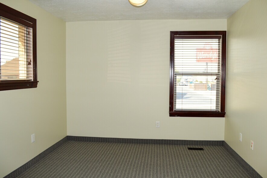 More Photos Of 460 E 1000 N, North Salt Lake Office Residential For Lease