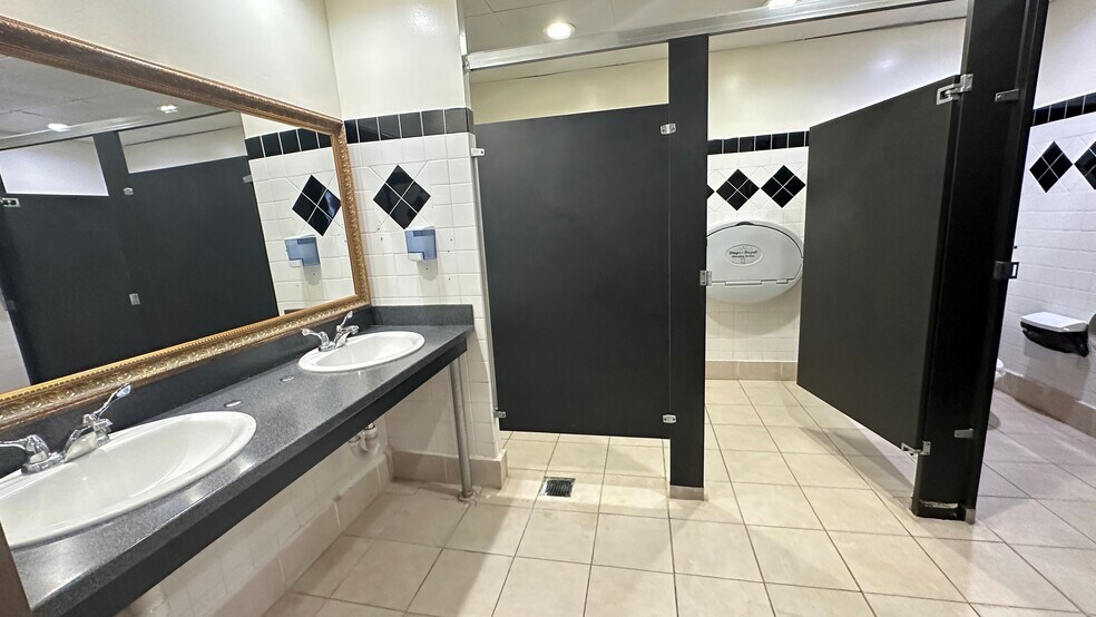More Photos Of 200-301 Swamp Fox Rd, Alexandria Movie Theatre For Sale