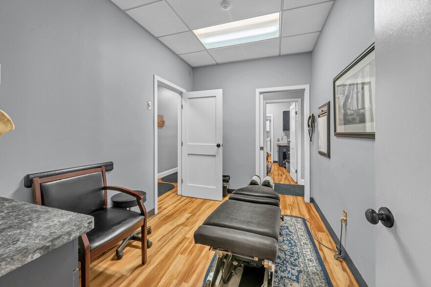 More Photos Of 132 Federal Rd, Danbury Storefront For Lease