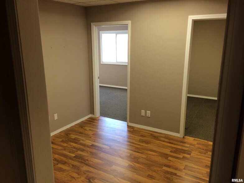 More Photos Of 3526 N California Ave, Peoria Office For Sale