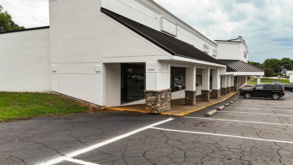 More Photos Of 114 Fleming St, Laurens Storefront For Lease