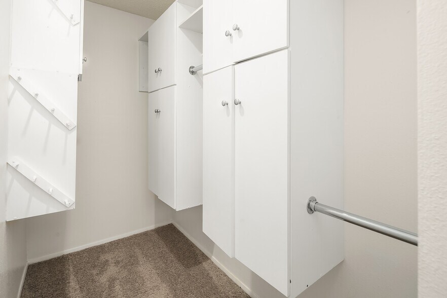 More Photos Of 23006 30th Ave S, Des Moines Apartments For Sale