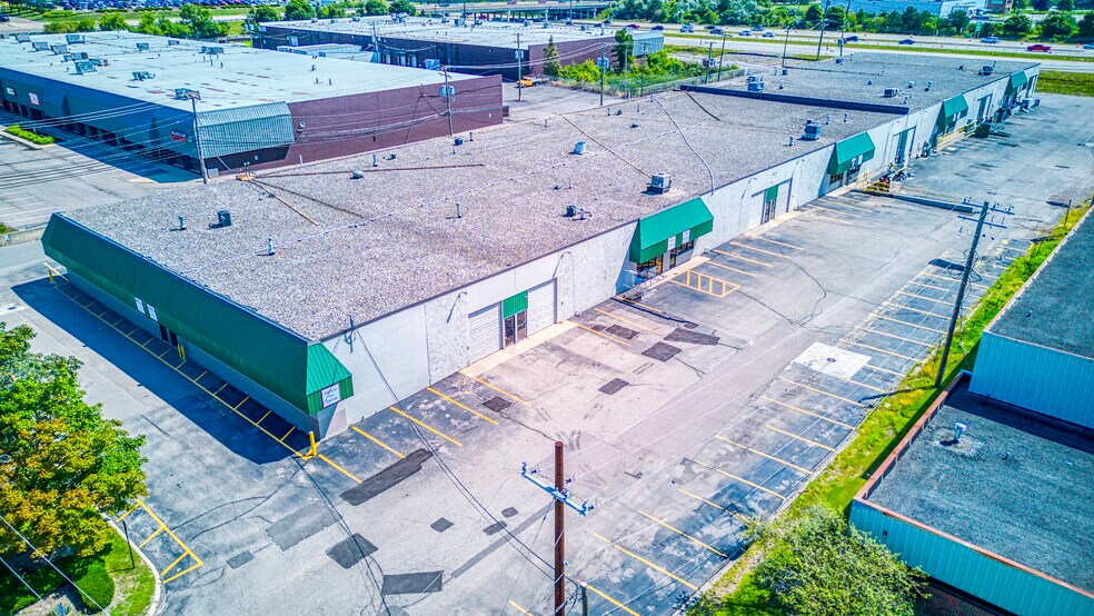 More Photos Of 24000-24036 Haggerty Rd, Farmington Hills Warehouse For Lease