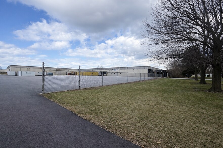 More Photos Of 1721 Dove St, Port Huron Warehouse For Lease