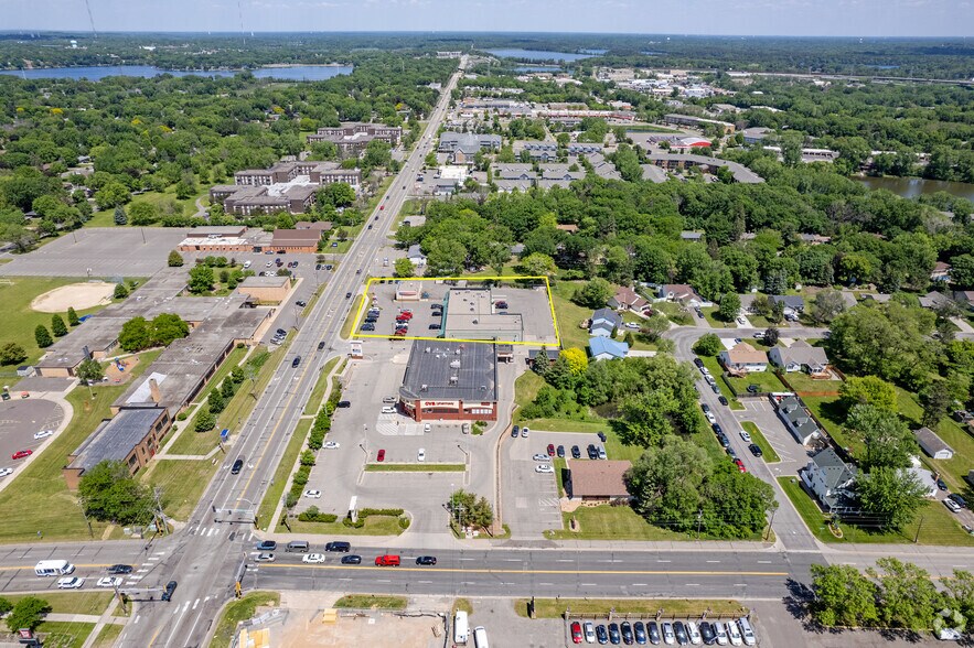 More Photos Of 2680-2688 Rice St, Saint Paul Unknown For Lease