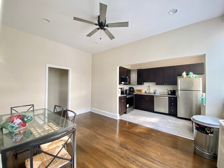 More Photos Of 8329 Delaware Ave, Upper Darby Service For Sale