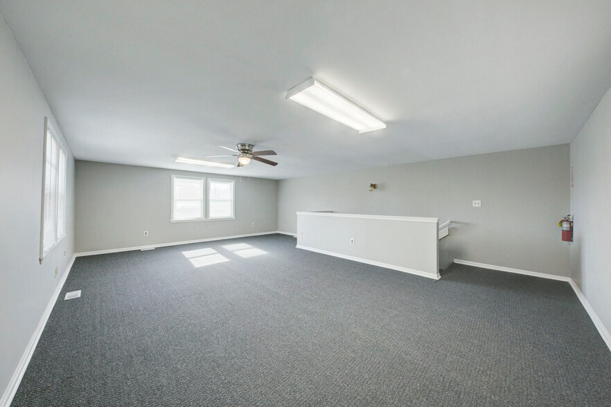 More Photos Of 36050 Goddard Rd, Romulus Auto Repair For Sale