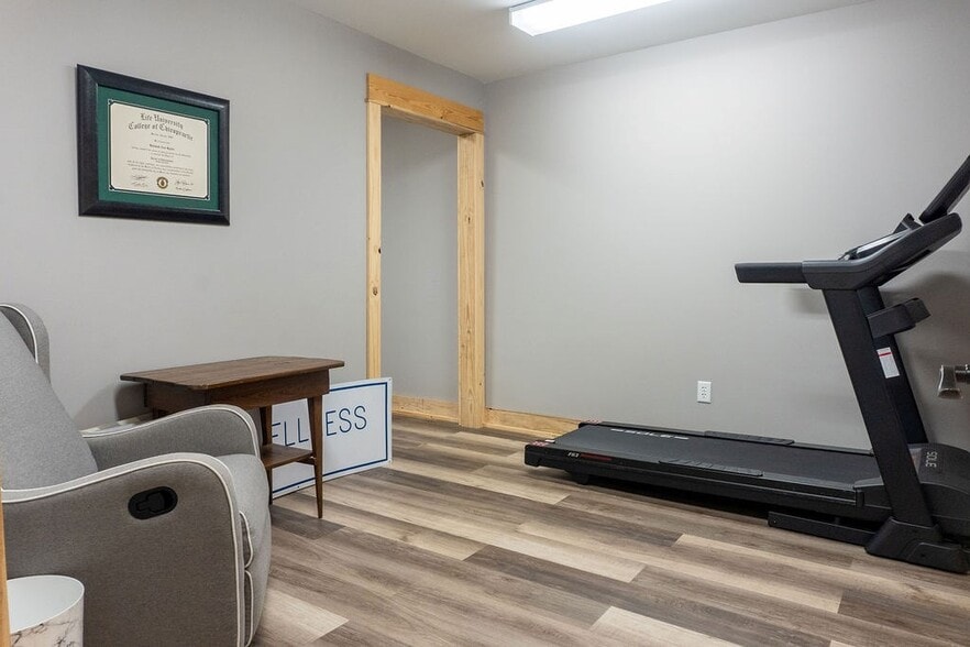 More Photos Of 214 S Church St, Dublin Flex For Sale