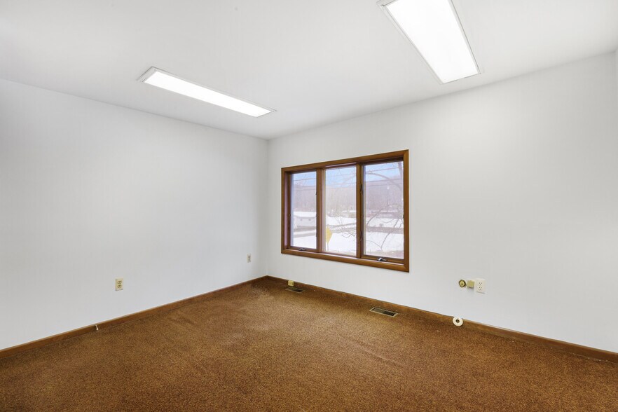 More Photos Of 328 Green Pond Rd, Hibernia Office Residential For Lease