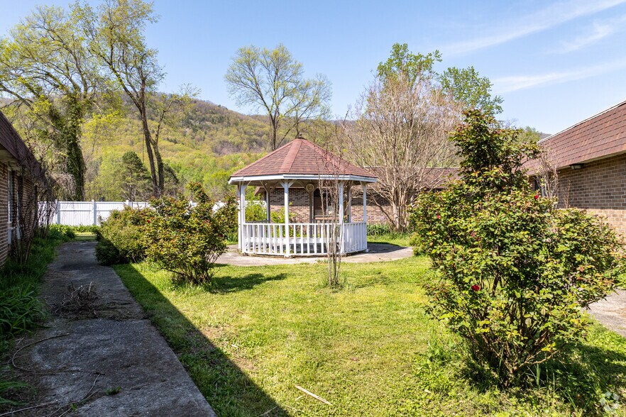 More Photos Of 240 Hannah Rd, Harriman Rehabilitation Center For Sale