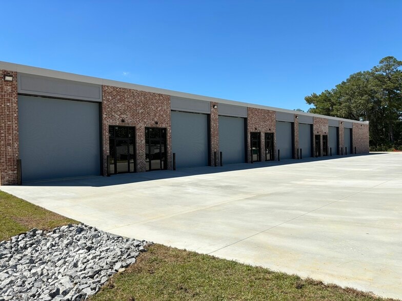 More Photos Of 230 Casey's Ln, Flowood Light Distribution For Lease