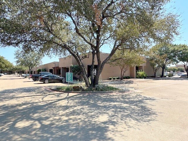 More Photos Of 11880 Greenville Ave, Dallas Office For Sale