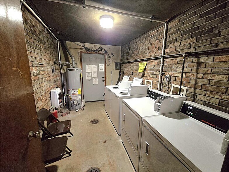 More Photos Of 415 Harmon Ave, Watonga Apartments For Sale