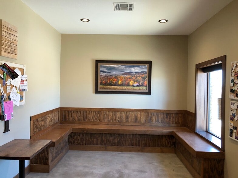 More Photos Of 13787 S Highway 281, Santo Restaurant For Lease