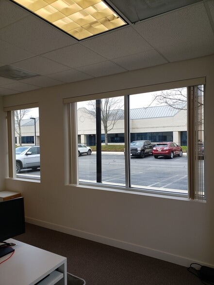 More Photos Of 900 Wind River Ln, Gaithersburg Office For Sale