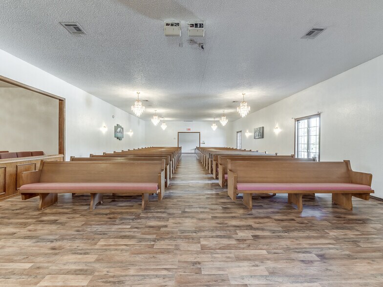 More Photos Of 1616 NE 36th St, Oklahoma City Lodge Meeting Hall For Lease