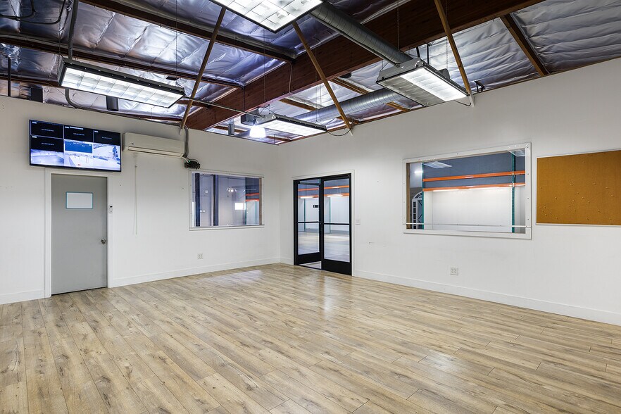 More Photos Of 12300 Denholm Dr, El Monte Warehouse For Sale