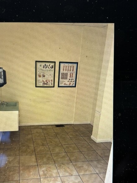 More Photos Of 521 W Girard Ave, Philadelphia Storefront Retail Office For Lease