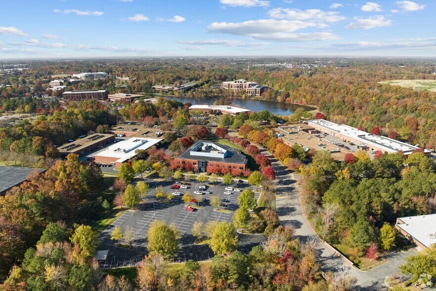 More Photos Of 5101 Cox Rd, Glen Allen Office For Lease