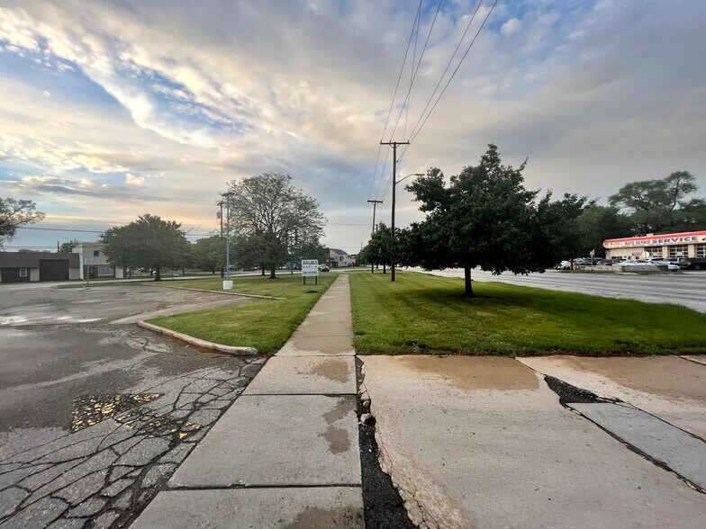 More Photos Of 17431 Dix Rd, Melvindale Fast Food For Lease