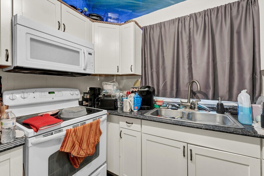 More Photos Of 100 Howard Ln, Oak Ridge Apartments For Sale