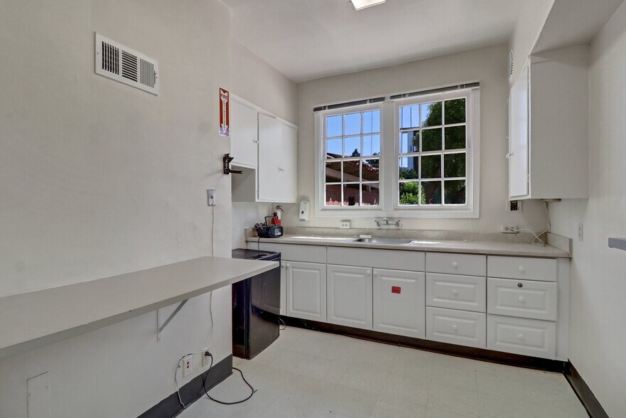 More Photos Of 2600 Macdonald Ave, Richmond Office Residential For Sale