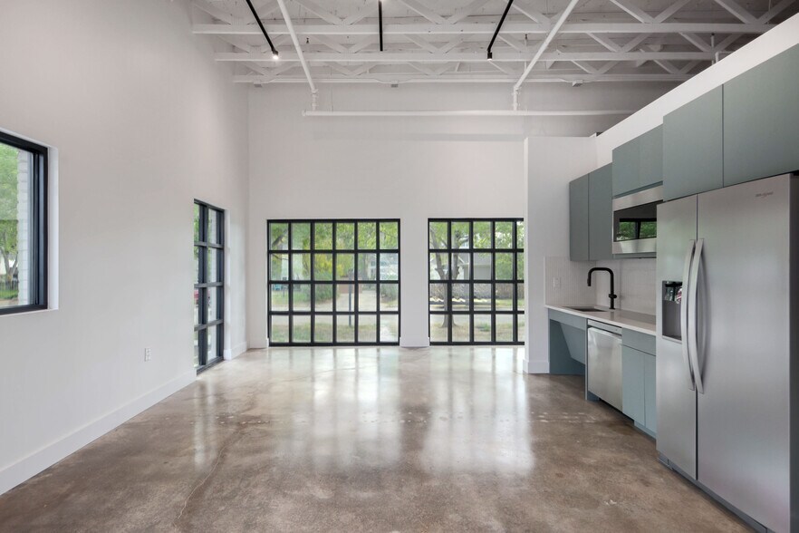 More Photos Of 5602 Clay Ave, Austin Loft Creative Space For Lease