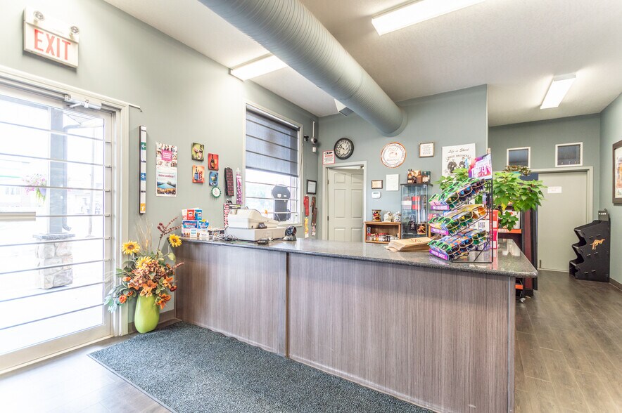 More Photos Of 5922 50 Ave, Stettler Storefront Retail Office For Sale