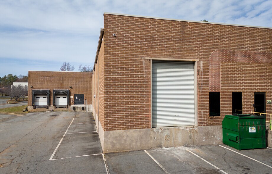 More Photos Of 1040 Cobb Industrial Dr, Marietta Manufacturing For Sale