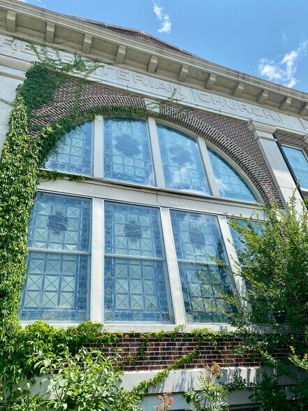 More Photos Of 212 N College Ave, Clarksville Religious Facility For Sale