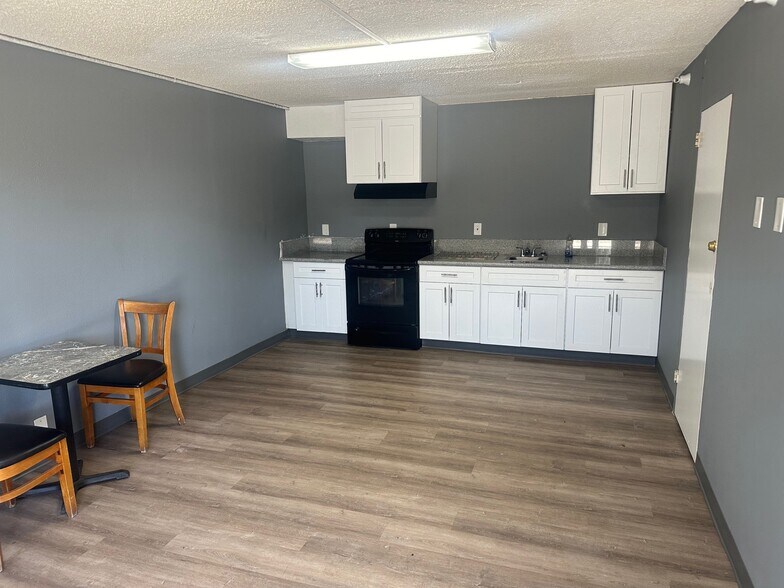 More Photos Of 2700 White Ln, Bakersfield Apartments For Sale