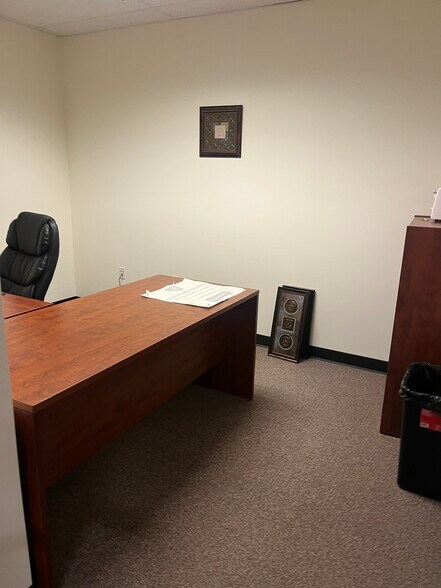 More Photos Of 7500 Brooktree Rd, Wexford Medical For Lease