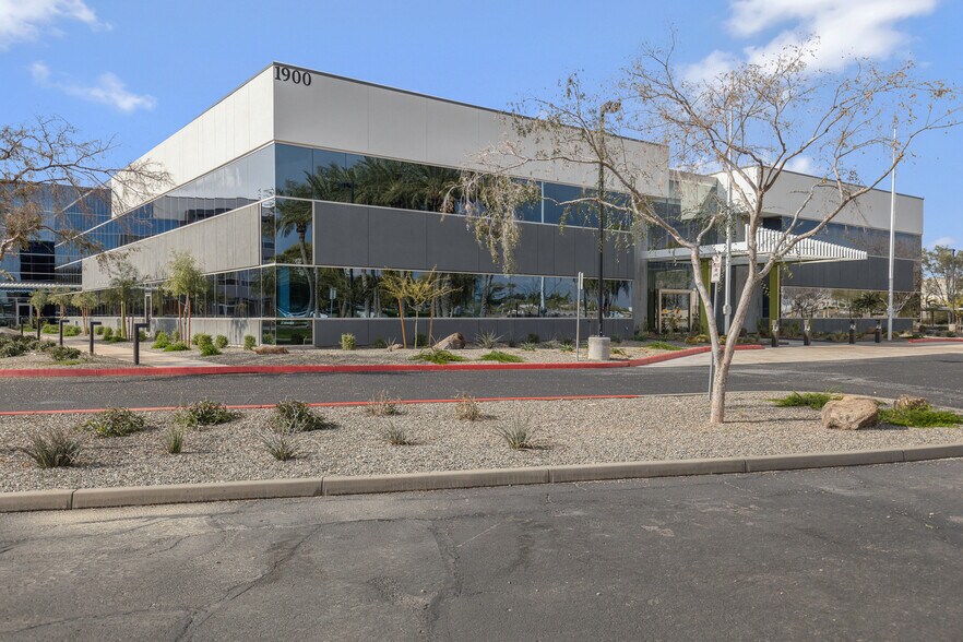 More Photos Of 1890 S Price Rd, Chandler Loft Creative Space For Lease