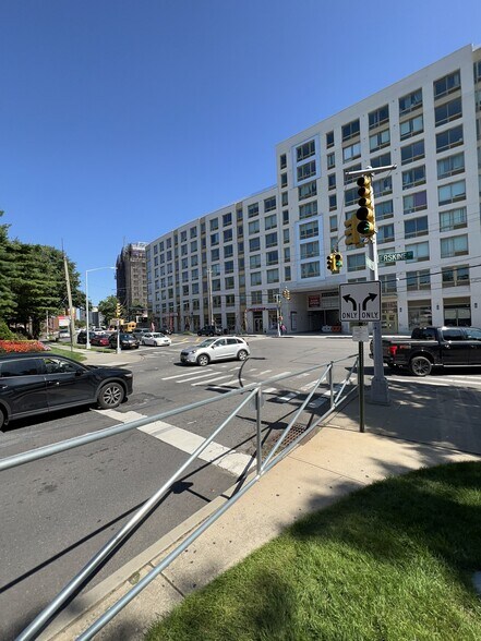 More Photos Of 911 Erskine St, Brooklyn Apartments For Lease