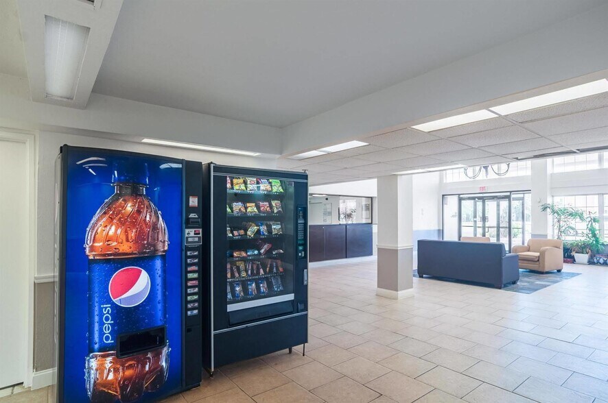 More Photos Of 4601 SW 3rd St, Oklahoma City Hotel For Sale