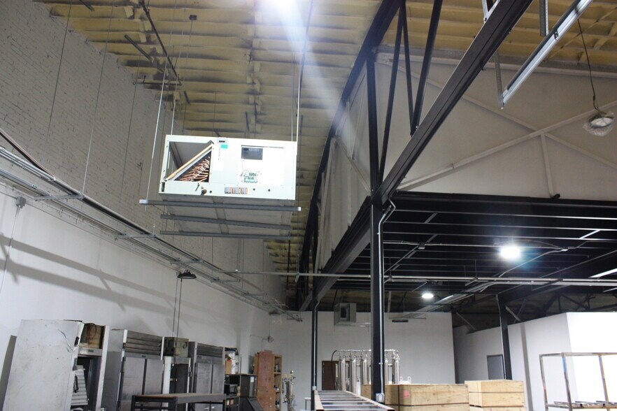 More Photos Of 1737 NW 5th St, Oklahoma City Warehouse For Sale