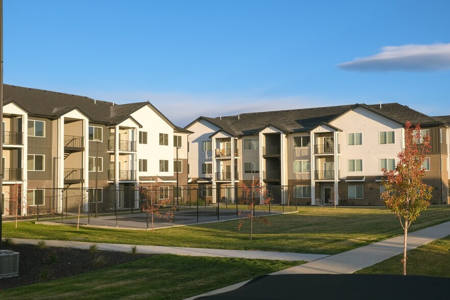 More Photos Of 1346 S Sawmill Blvd, Heber City Multifamily For Sale