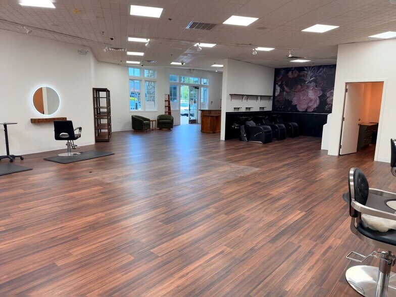 More Photos Of 451-465 Canyon del Rey Blvd, Del Rey Oaks Unknown For Lease