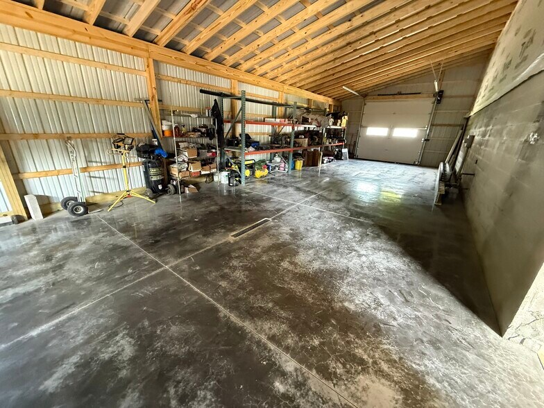 More Photos Of 1015 Trenton Ave, Uhrichsville Industrial For Sale