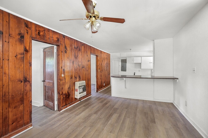 More Photos Of 138 Main St, Sharpsburg Flex For Sale