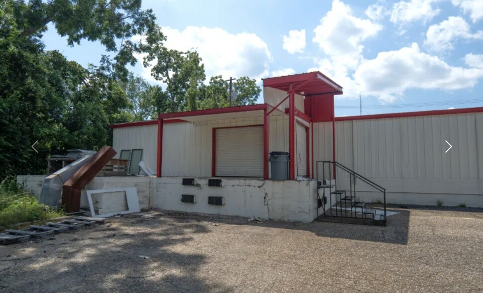 More Photos Of 1919 S Oates St, Dothan Freestanding For Sale