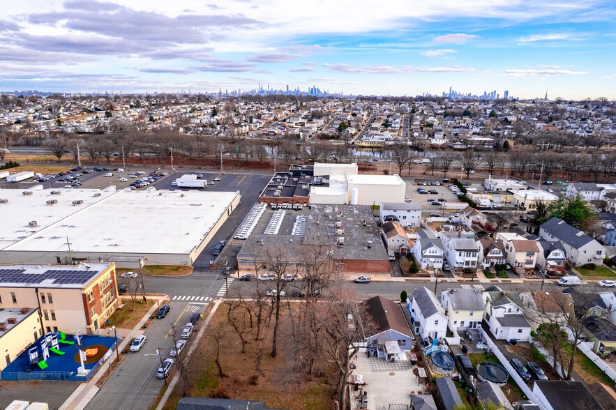 More Photos Of 288-300 Ralph St, Belleville Warehouse For Sale