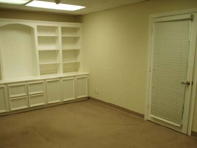 More Photos Of 9807 Whithorn Dr, Houston Office For Lease