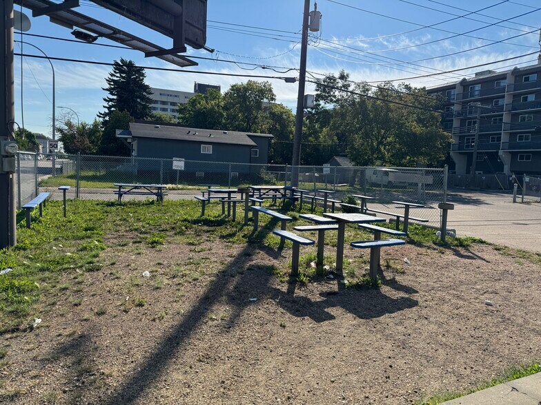 More Photos Of 10335 95th St NW, Edmonton Office For Lease