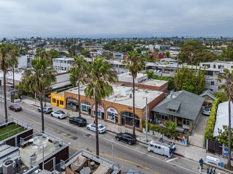More Photos Of 1231 Abbot Kinney Blvd, Venice General Retail For Lease