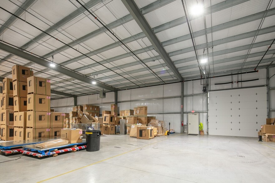 More Photos Of 123-133 Means Dr, Nicholasville Warehouse For Lease
