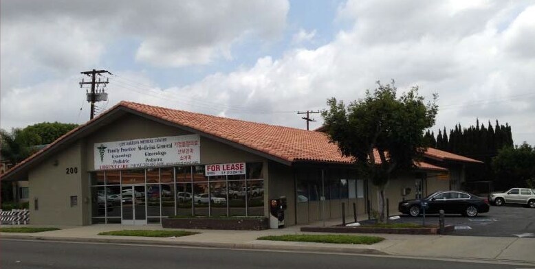 More Photos Of 200 S Beach Blvd, La Habra Medical For Lease