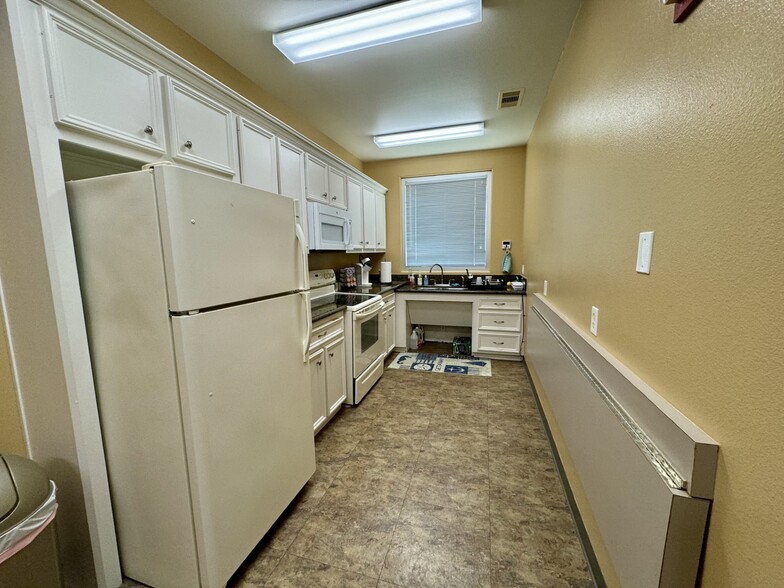More Photos Of 101 Tiki Dr, Tiki Island Office Residential For Sale