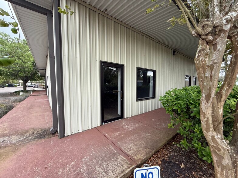 More Photos Of 850500 Us-17, Yulee Auto Repair For Lease
